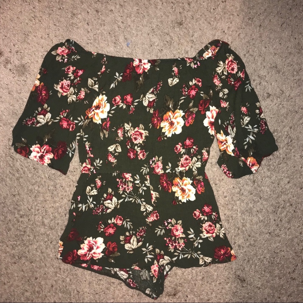Ambiance Floral Romper Size Large